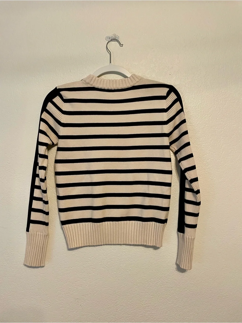 Evereve Harlow Black & Ivory Striped Crewneck Sweater w Faux Suade sleeves